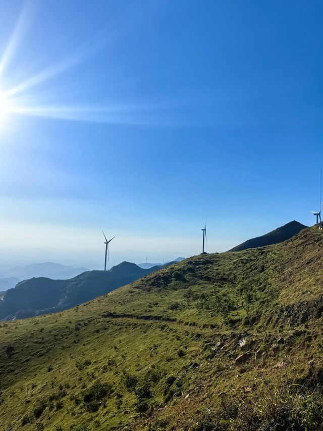 《廣西小眾露營地——北流四勝頂，邂逅自然之美》。