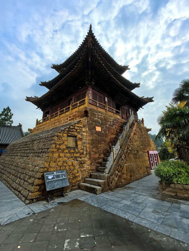 風穴寺懸鐘閣。