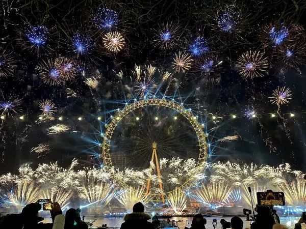 London 2024 New Year's Eve Fireworks!