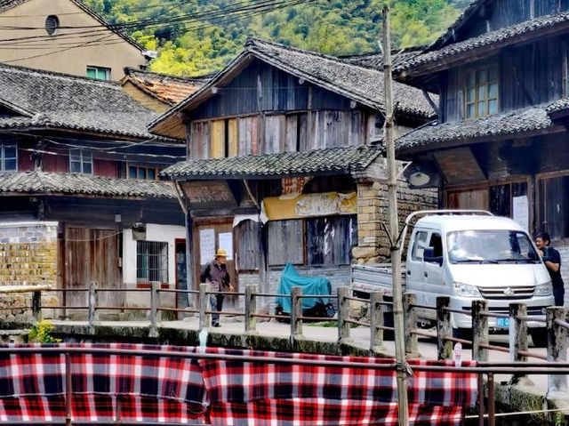 藏在浙江深山裡的800年避世古村，村內古樸村外秀麗