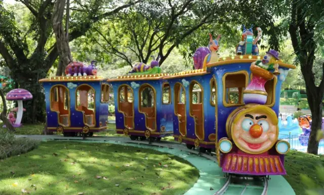 Grass Skiing in Zhongshan | Meet the Green