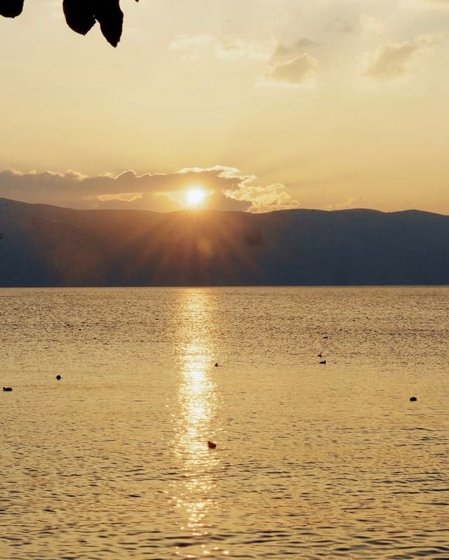 來到大理總要看一次日出,才算不虛此行吧 來到大理總要看一次日出,才算不虛此行吧