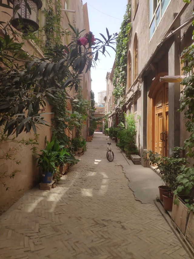 Kashgar – A Timeless Gateway to Silk Road History! 🕌🐪    