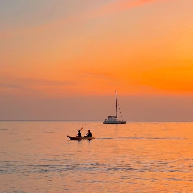 Salty & Sunny Koh Kood 漂浮早餐