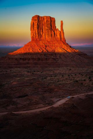 Help! Monument Valley's stunning beauty in the American West can no longer stay hidden!