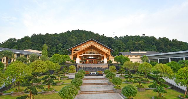 來明月山必住的溫泉度假村