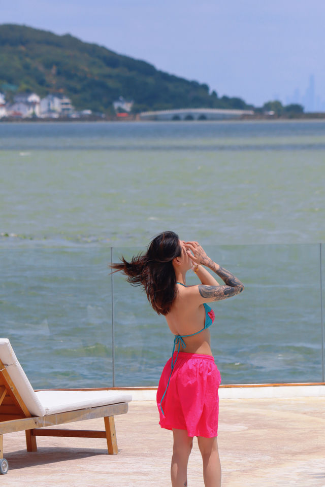 夏日炎炎，解鎖無邊際泳池嘅絕美POSE，湖景民宿