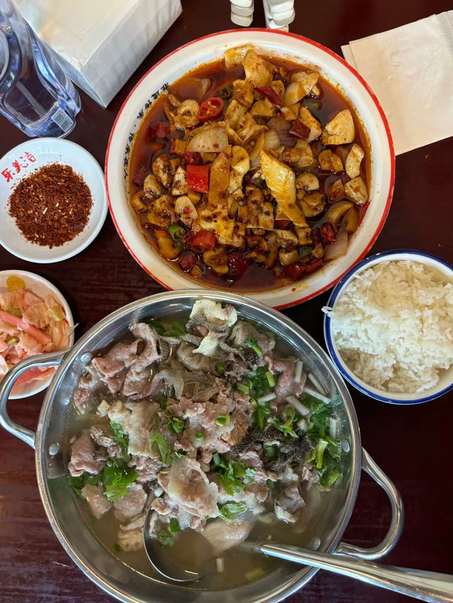 樂山大佛邊睇邊歎美食