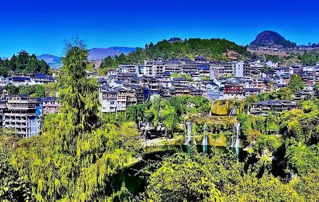不踩雷攻略 遊芙蓉鎮怎麼玩才值回票價？這份白天+夜景全記錄