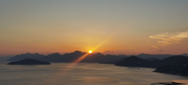 早秋必打卡！這家坐擁絕美落日海景的民宿太神仙了