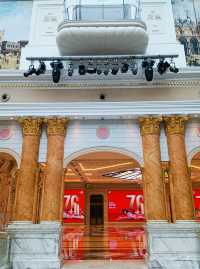 懸空漫步天花板上海環球港玻璃走廊攻略