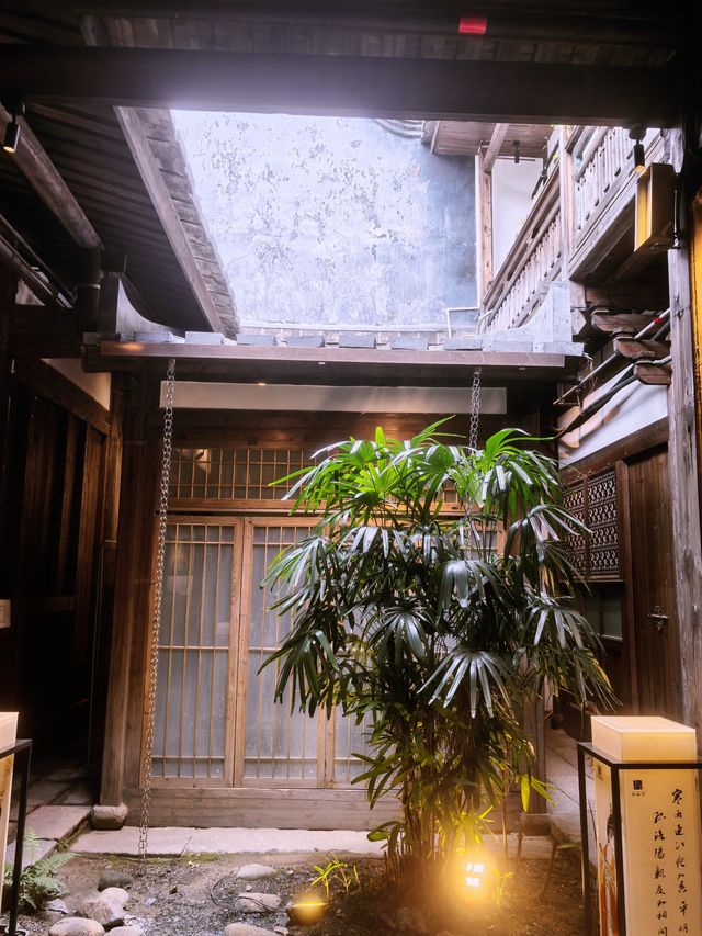 福州必打卡！三坊七巷裡的絕美手工彩繪玻璃（免費）（免費景點