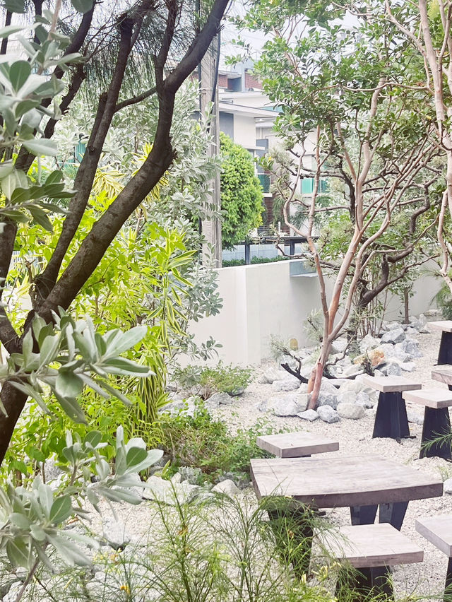 🌿 Doudoubake KL: Where Urban Jungle Meets Sweet Dreams! 🍰 🌿 Doudoubake KL: Where Urban Jungle Meets Sweet Dreams! 🍰