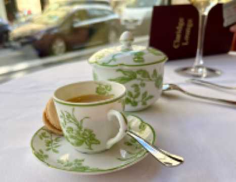 Charming Lunch Spot at Tea Room - Claridge Lounge