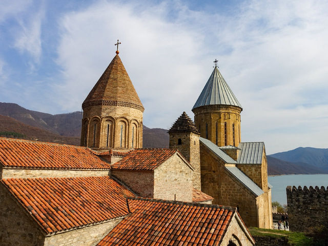 아나누리 성채 풍경 여행 가이드 아나누리(Ananuri)는 트빌리시에서 비교적 가까워 하루 일정으로 다녀오 아나누리 성채 풍경 여행 가이드 아나누리(Ananuri)는 트빌리시에서 비교적 가까워 하루 일정으로 다녀오