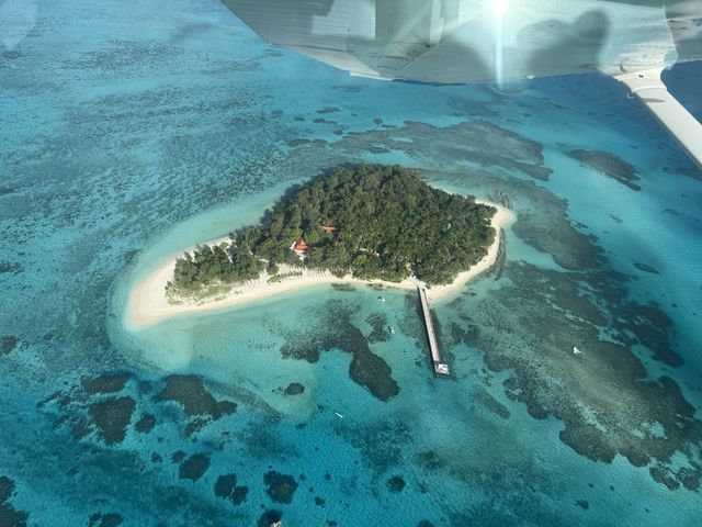 在這次旅程中，我們遇到了一位非常負責任的領隊。他的專業和細心讓整個旅程變得更加順利和愉快。 他不僅