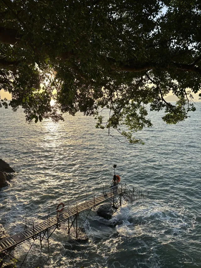 香港堅尼地城旁寶藏!西環泳棚日落封神 香港堅尼地城旁寶藏!西環泳棚日落封神