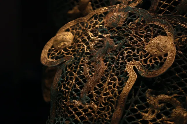 黃金縷 龍鳳紋卷雲冠