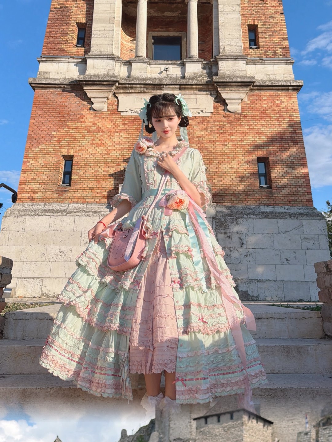 A must-visit in Serbia! The century-old fortress and the dreamy pink house\