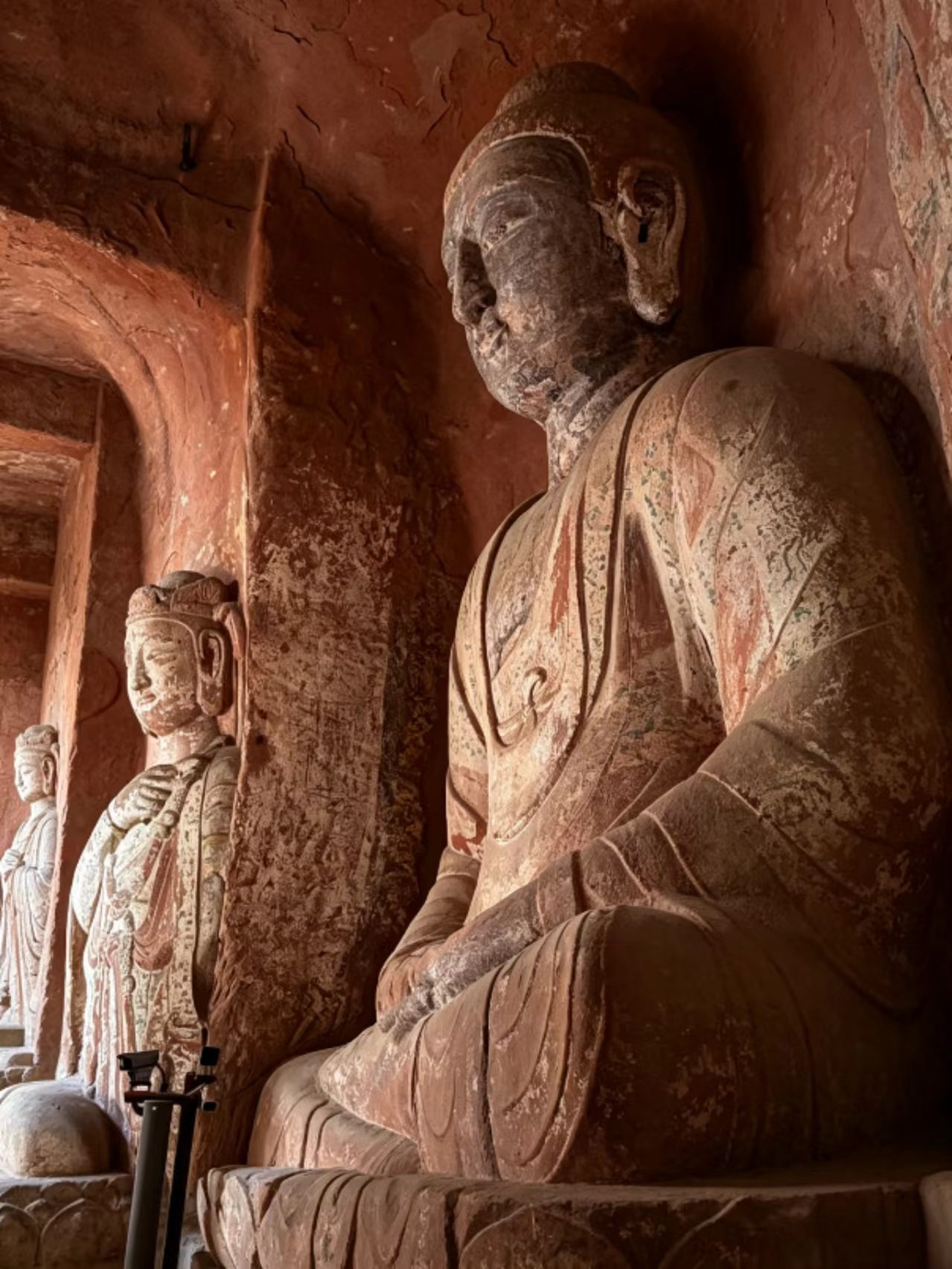 Guyuan, Ninh Hạ | Một vương quốc Phật giáo nghìn năm tuổi trên nền đá sa thạch đỏ, ngoạn mục hơn cả hang động Mogao.