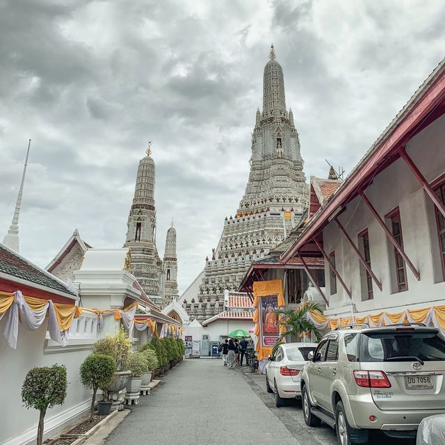 The magnificent Wat Arun Temple 🇹🇭