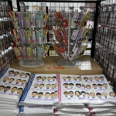 よしもと関連グッズ 100枚以上まとめ売り 大阪府】吉本芸人のキャラクターグッズが勢揃い！よしもと