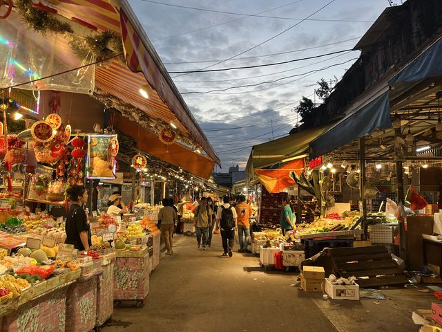 香港最大型嘅水果市場 @ 油麻地果欄