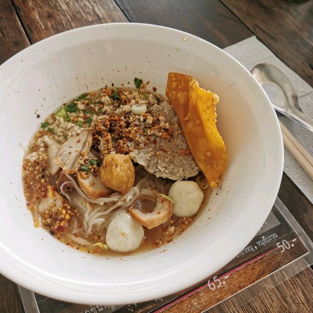 ก๋วยเตี๋ยว​ต้มยำรสโบราณ ร้านเด็ดย่านนทบุรี​