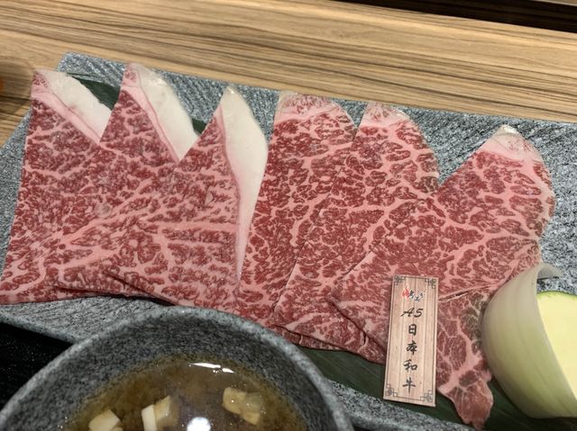平價A5和牛定食 - 美術系考滿分燒肉店