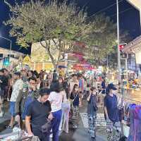 ถนนคนเดินท่าแพ ( ตลาดนัดเย็นวันอาทิตย์ )