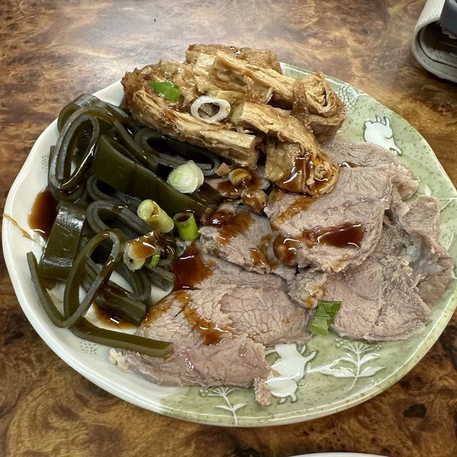 台灣台北｜通化街人氣小吃店🔥超好吃肉燥意麵❤️