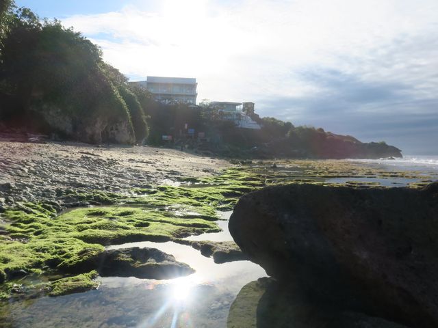 「美人沙灘」天空之鏡💙丨琉球最美海旁踏浪🌊