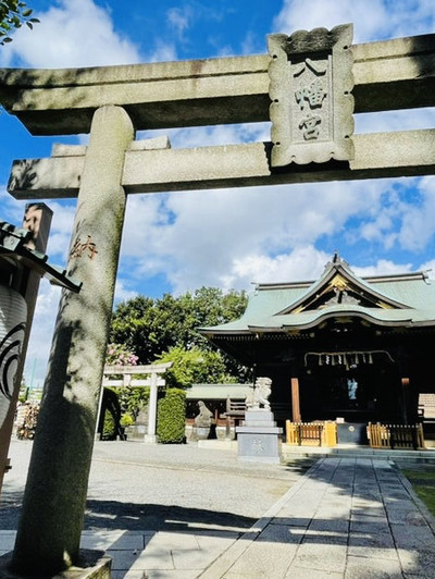 赤羽八幡神社 桜神宮 東京都/赤羽八幡神社】境内の下を新幹線が走り抜ける神社 | Trip