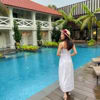 The elegance and beautiful Hotel in Sentosa