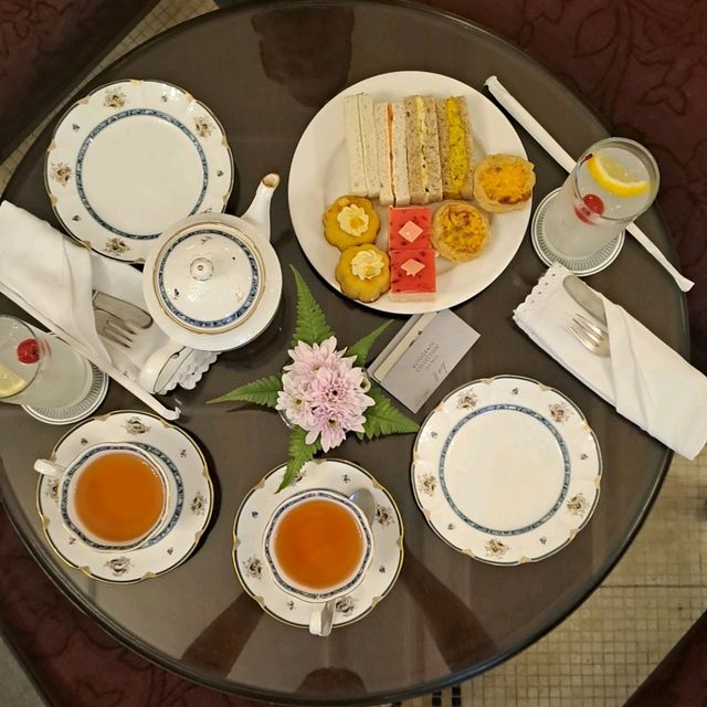 YOUR ENGLISH AFTERNOON TEA EXPERIENCE