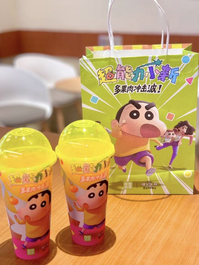 🔆 奈雪的茶 × 蠟筆小新發射「果肉衝擊波」 🔆