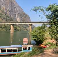 ノーンキャウ滞在の中心　Nong Khiaw Bridge 