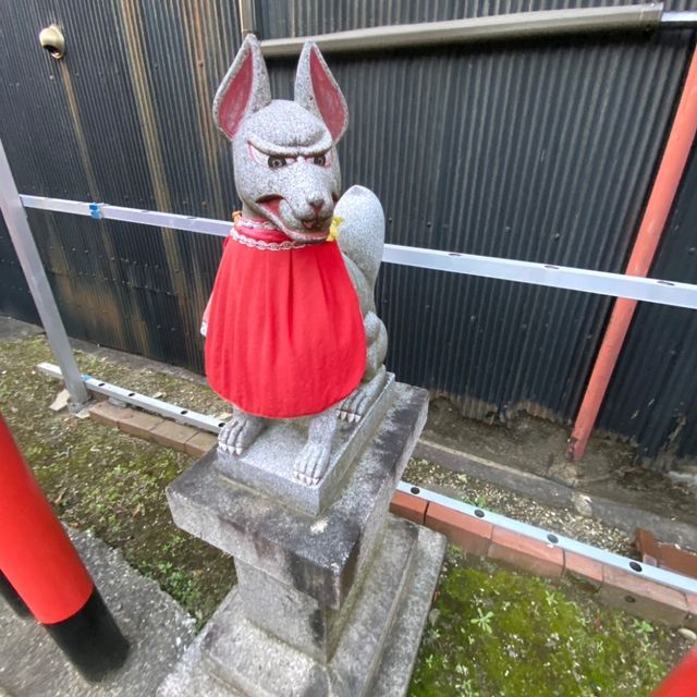名古屋大須商店街旁的古老神社