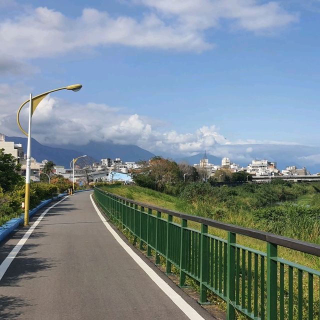 花蓮私房景點，溪畔邊美景漫步。