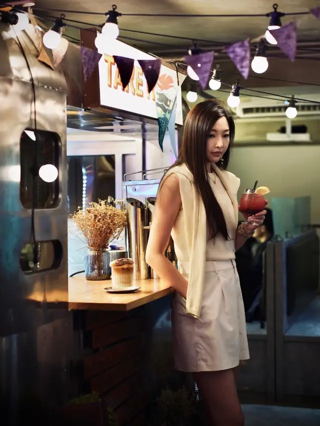 Car camping decoration cafe.