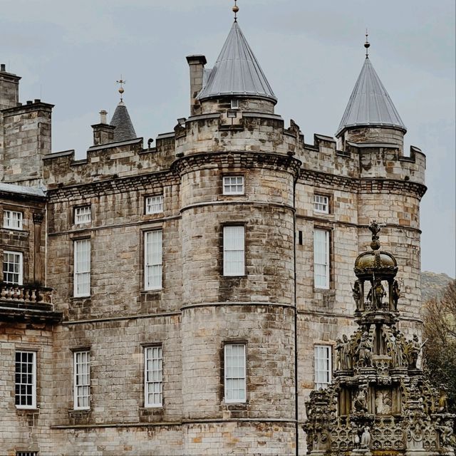 Palace of Holyroodhouse, London