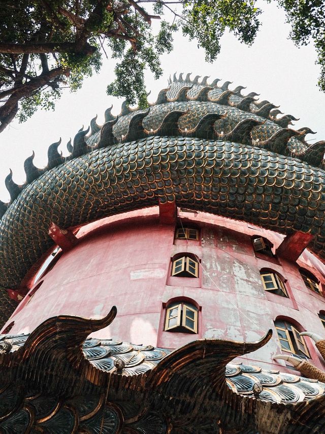 วัดสามพราน 🐉 (Wat Samphran)