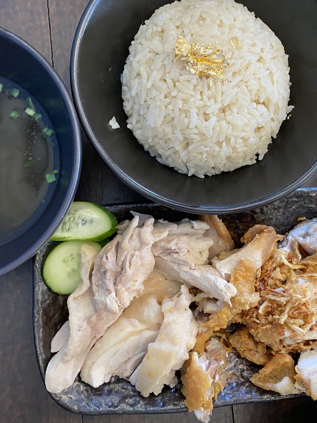 ร้านบ้านสกุลฮวัง ร้านอาหารจังหวัดพิษณุโลก