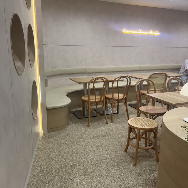 【大阪】JR鶴橋駅から20秒のゆっくり出来る大型cafe