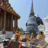 สักการะพระบรมสารีริกธาตุ วัดพระพุทธบาท สระบุรี