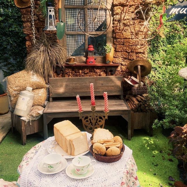 #คาเฟ่ลับพัทยา ร้าน Munasir Pool cafe 