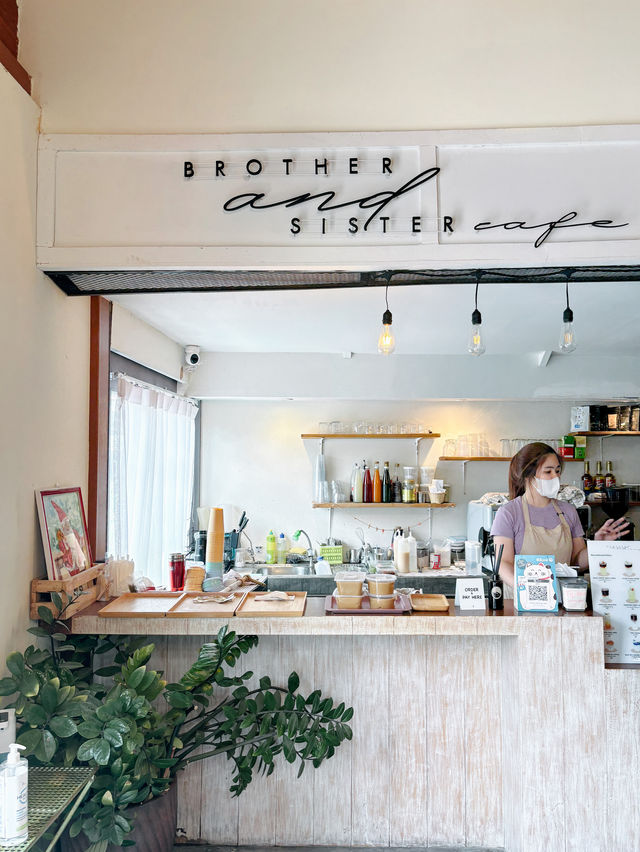 Brother and sister cafe 