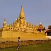 พระธาตุหลวงเวียงจันทน์ ພຣະ​ ທາດຫຼວງ