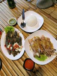 ครัวเจ๊น้อง & ช่างยุ้ย บางแสน 