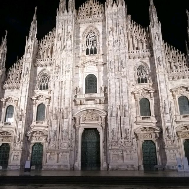 Duomo di Milano at night!